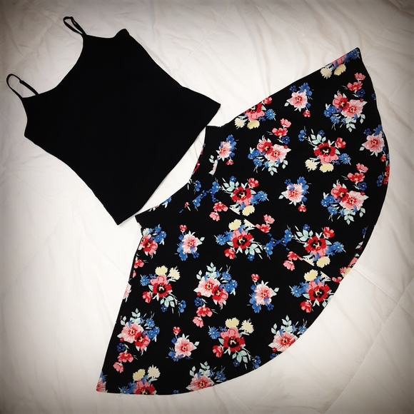 4 Panel So "Skater Skirt" Floral Small - Medium - Picture 6 of 10
